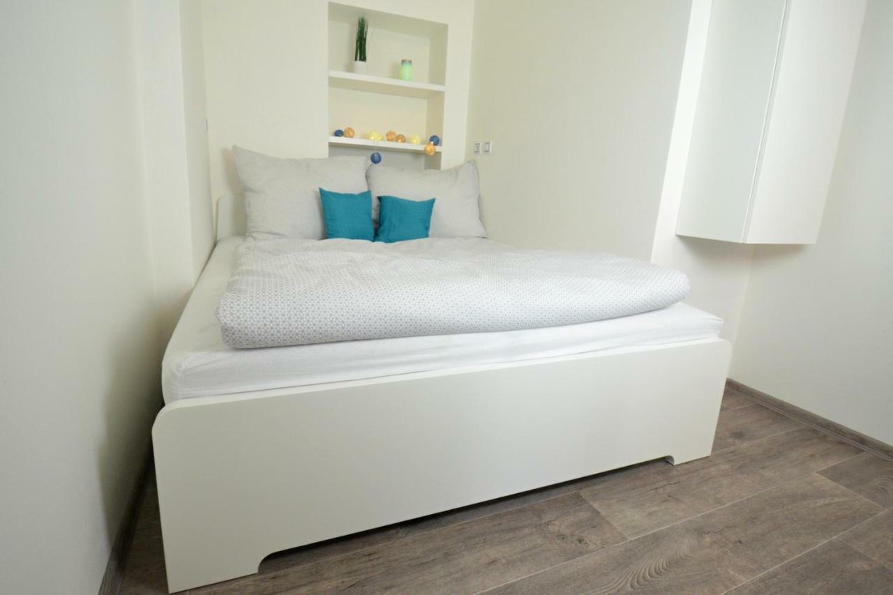 Apartmany Jizdarenska 卡罗维发利 外观 照片